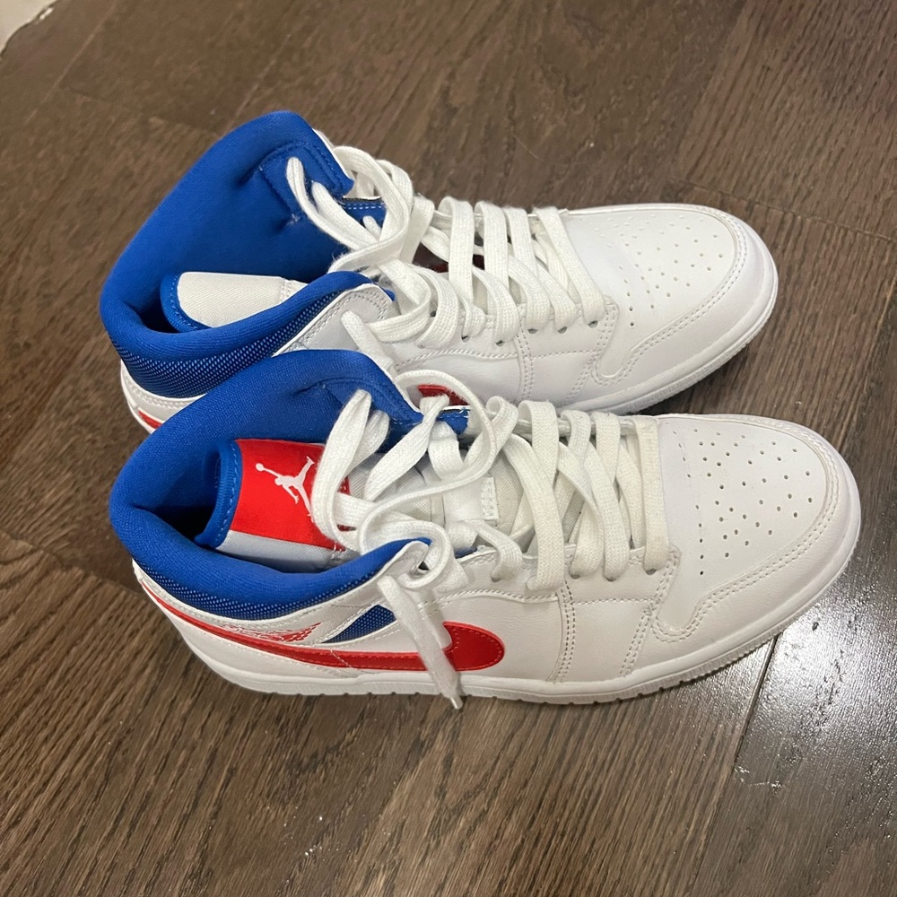 USA mid top jordans. Brand new never worn